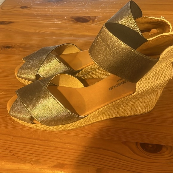 andre assous erika espadrille wedge sliver sandal made in Spain size 10 - Picture 4 of 9